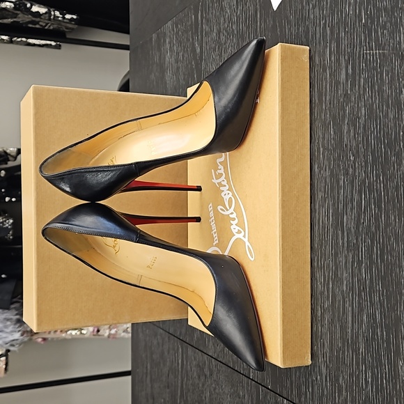Christian Louboutin So Kate - Picture 1 of 10